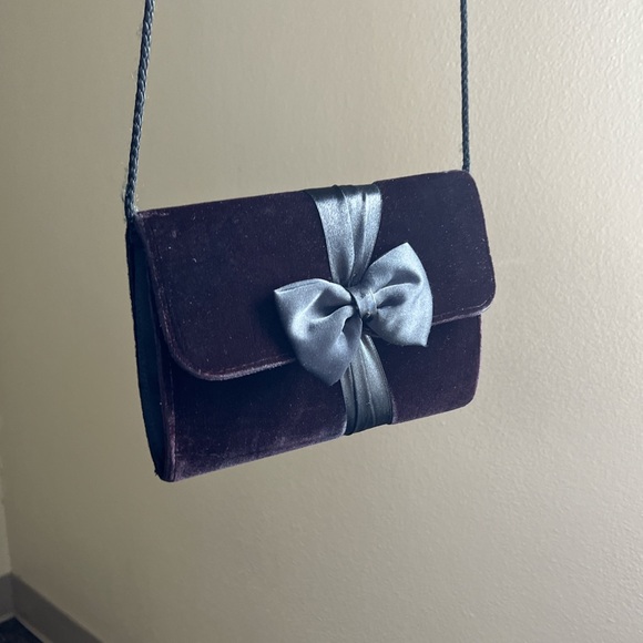 Black Vintage 80s Velvet
Shoulder Bag with Fabric Bow - Picture 3 of 5